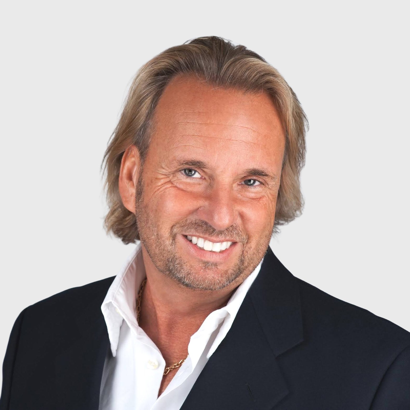 iain-branded-headshot-1