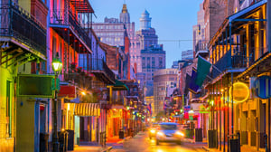 jazzy-new-orleans-bourbon-street-uukfs8nrgs25lzhs